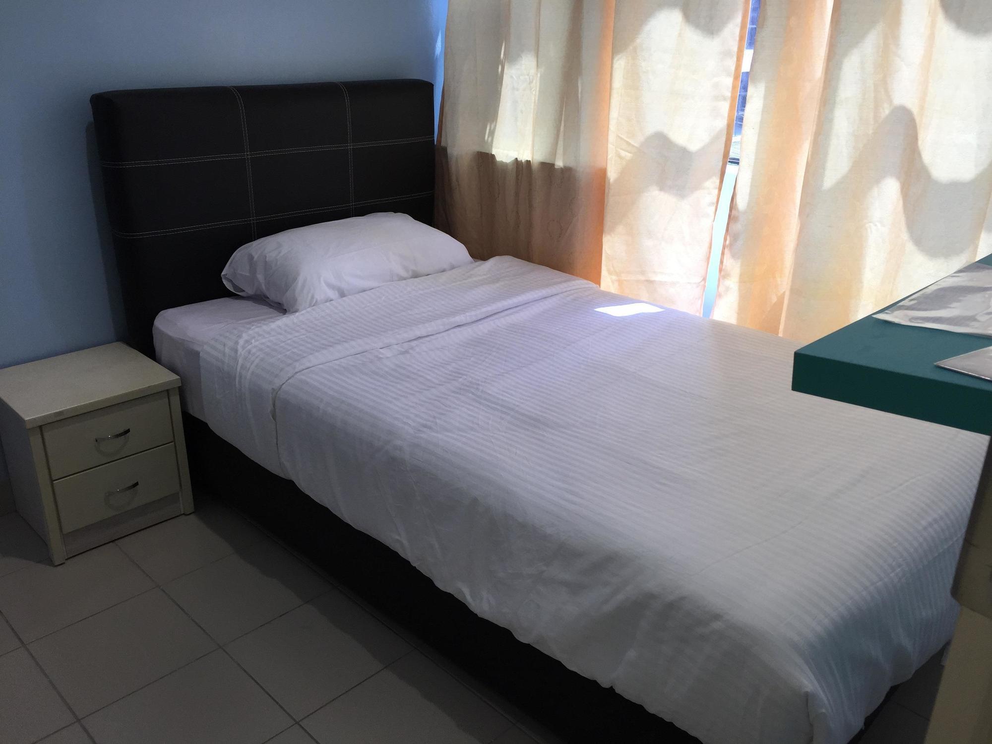 Miri Budget Inn Екстер'єр фото