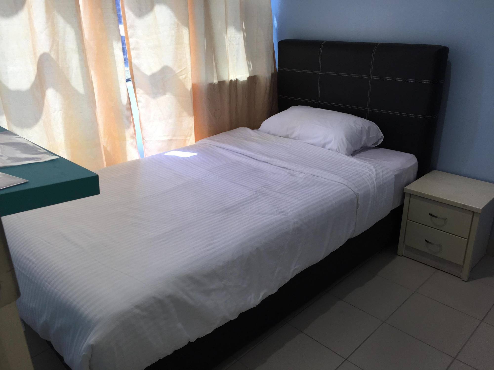 Miri Budget Inn Екстер'єр фото