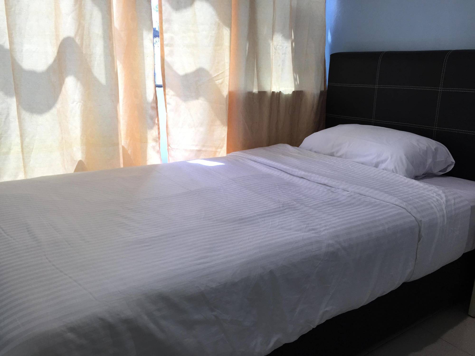 Miri Budget Inn Екстер'єр фото